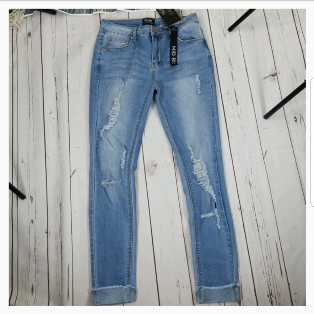 Iris Jeans Frayed Cuffed Hem Distressed Mid Rise Stretch New with tags ❤